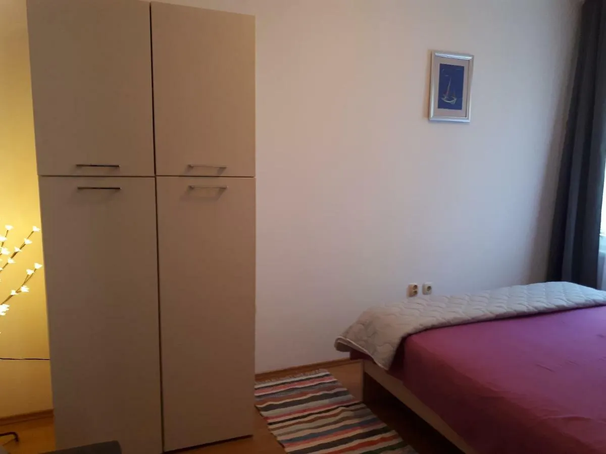 Apartmani Korina Stari Grad Apartman