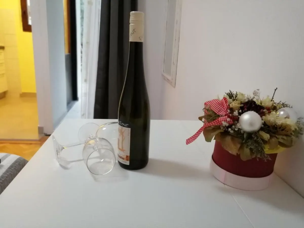 Apartmani Korina Stari Grad Apartman